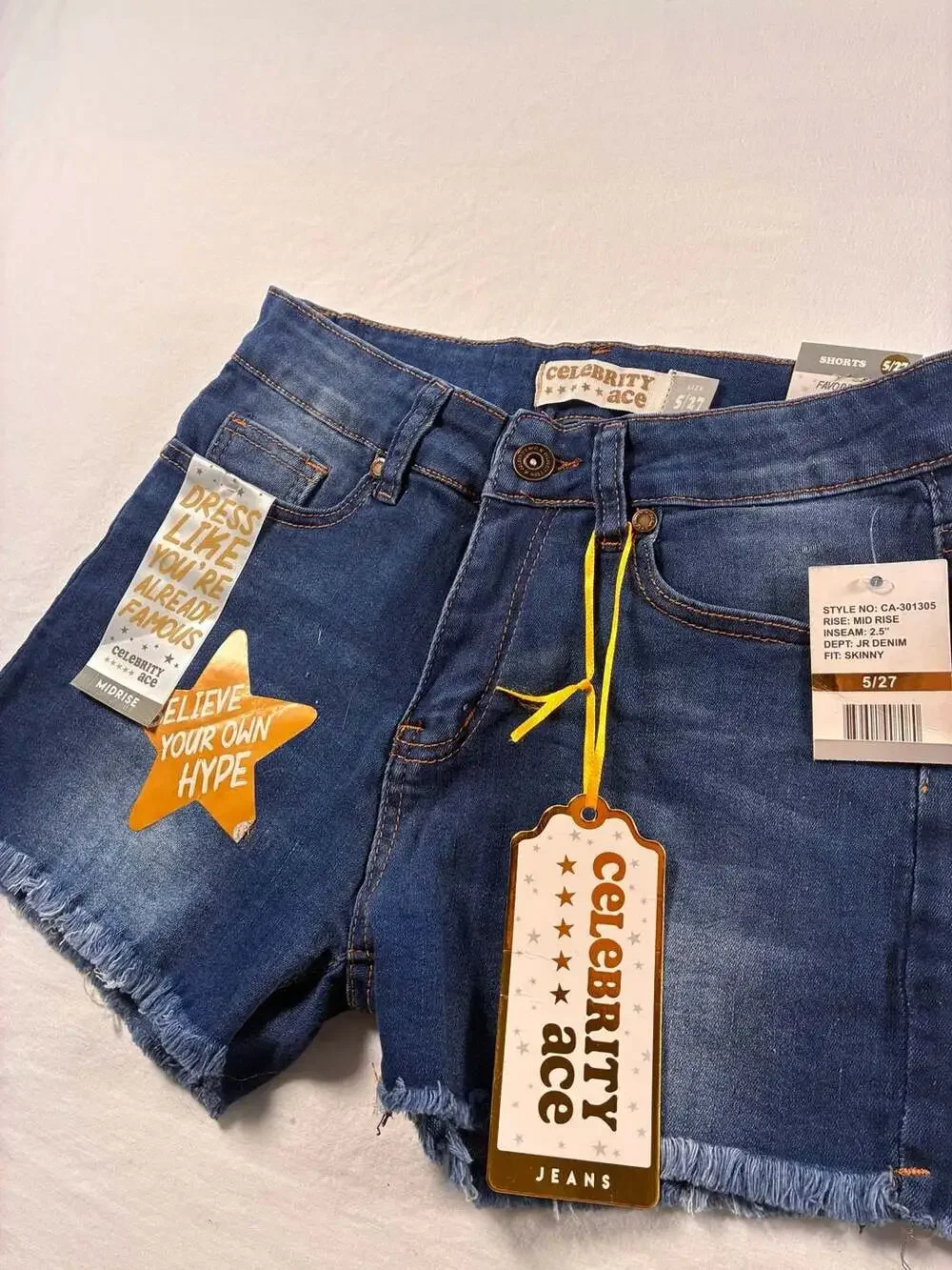 Celebrity Ace Mid Rise Skinny Denim Shorts Size 5/27 - Picture 2 of 8
